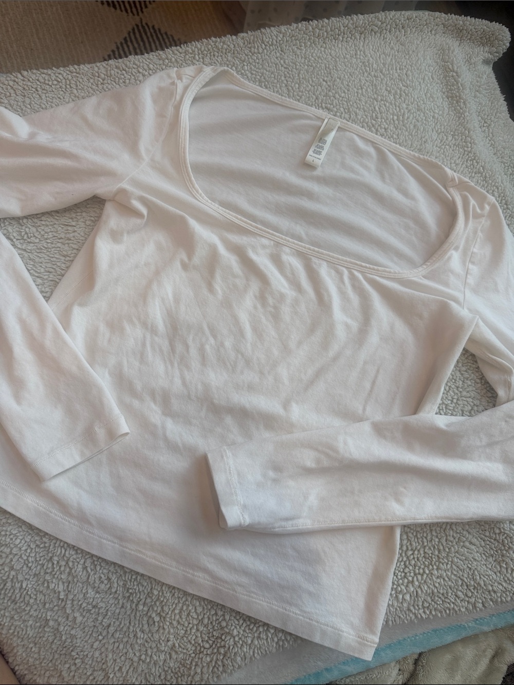 SKIMS White Scoop-Neck Long Sleeve Top